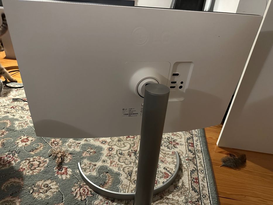 Monitor Profissional LG 27UP650-W (27”, 4K UHD, IPS, HDR400)