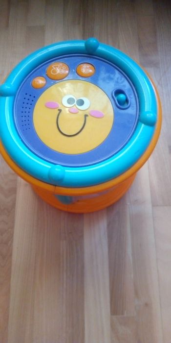 Музыкальная игрушка барабан
