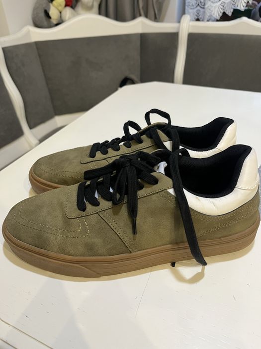 Продам чоловічі кросівки zara