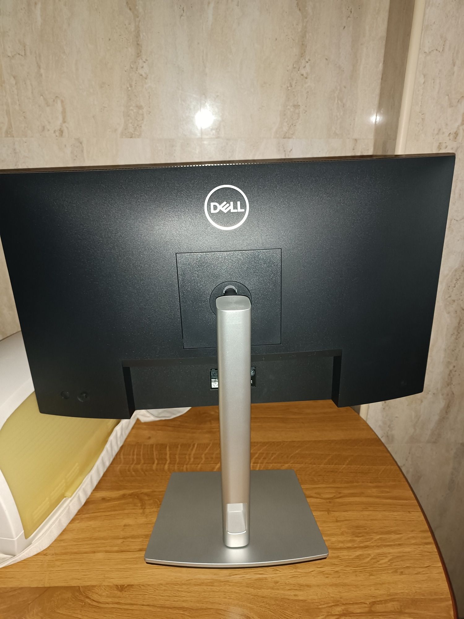 Monitor Dell 24 polegadas P2423DE ecran danificado