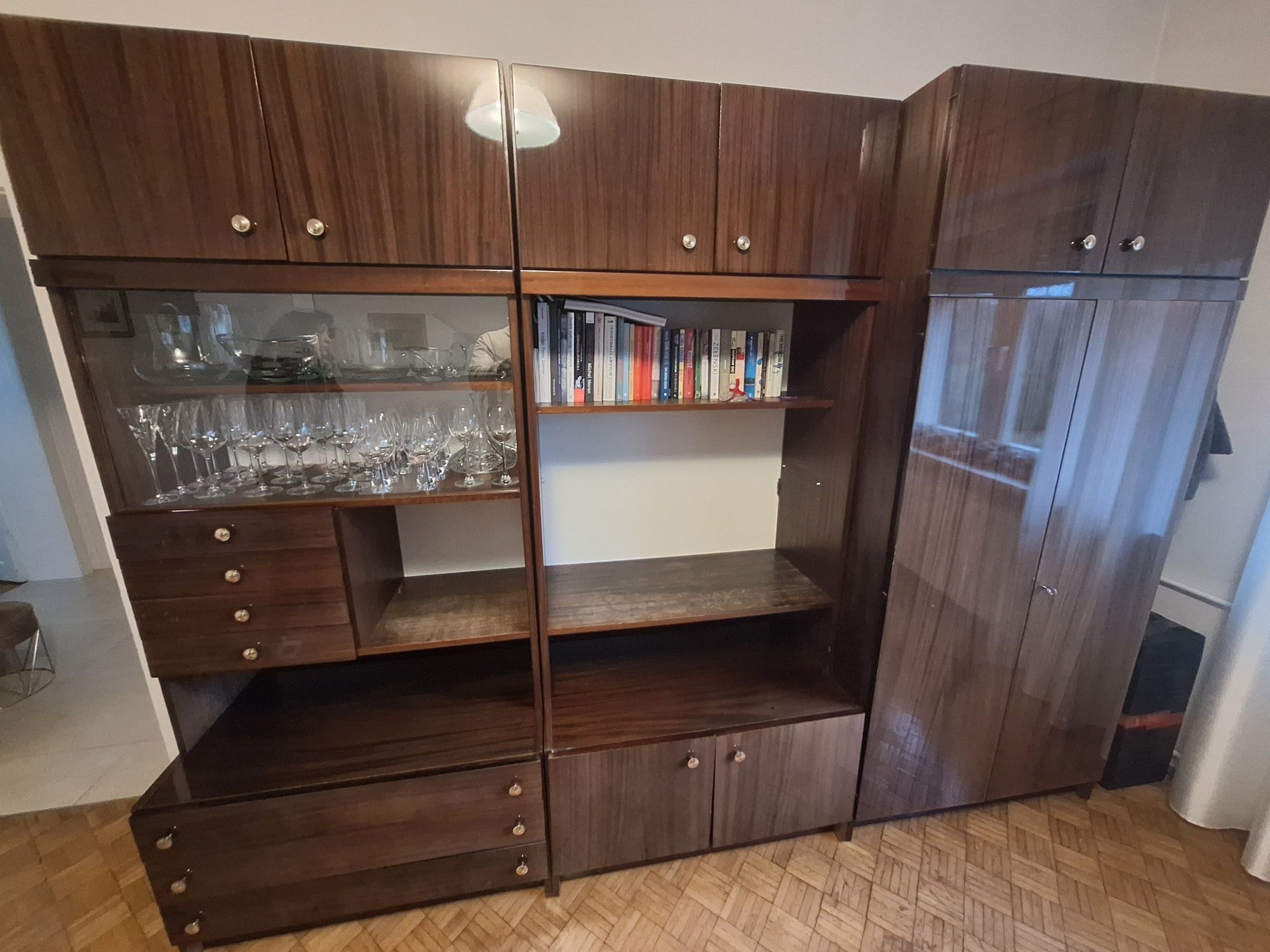Meblościanka ciemny brąz wysoki połysk
