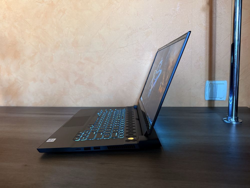 ІГРОВИЙ DELL ALIENWARE(Core i7-10750/RX5500M/144HZ IPS/16D4/512SSD)