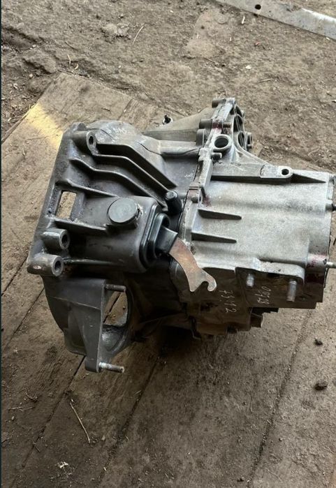 Продам коробку,запчастини ваз 2109