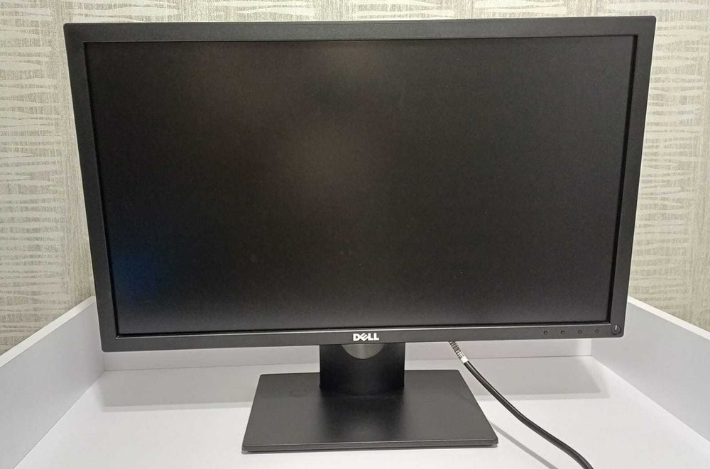 Монітор 23" Dell E2318H був користуванні