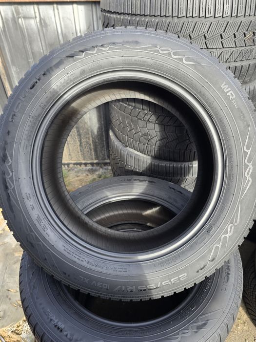 235 55 R17 Nokian