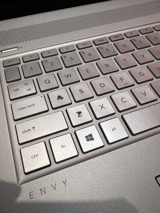 Laptop HP Envy 17' 16 gb / i5 / Nvidia / SSD 1tb