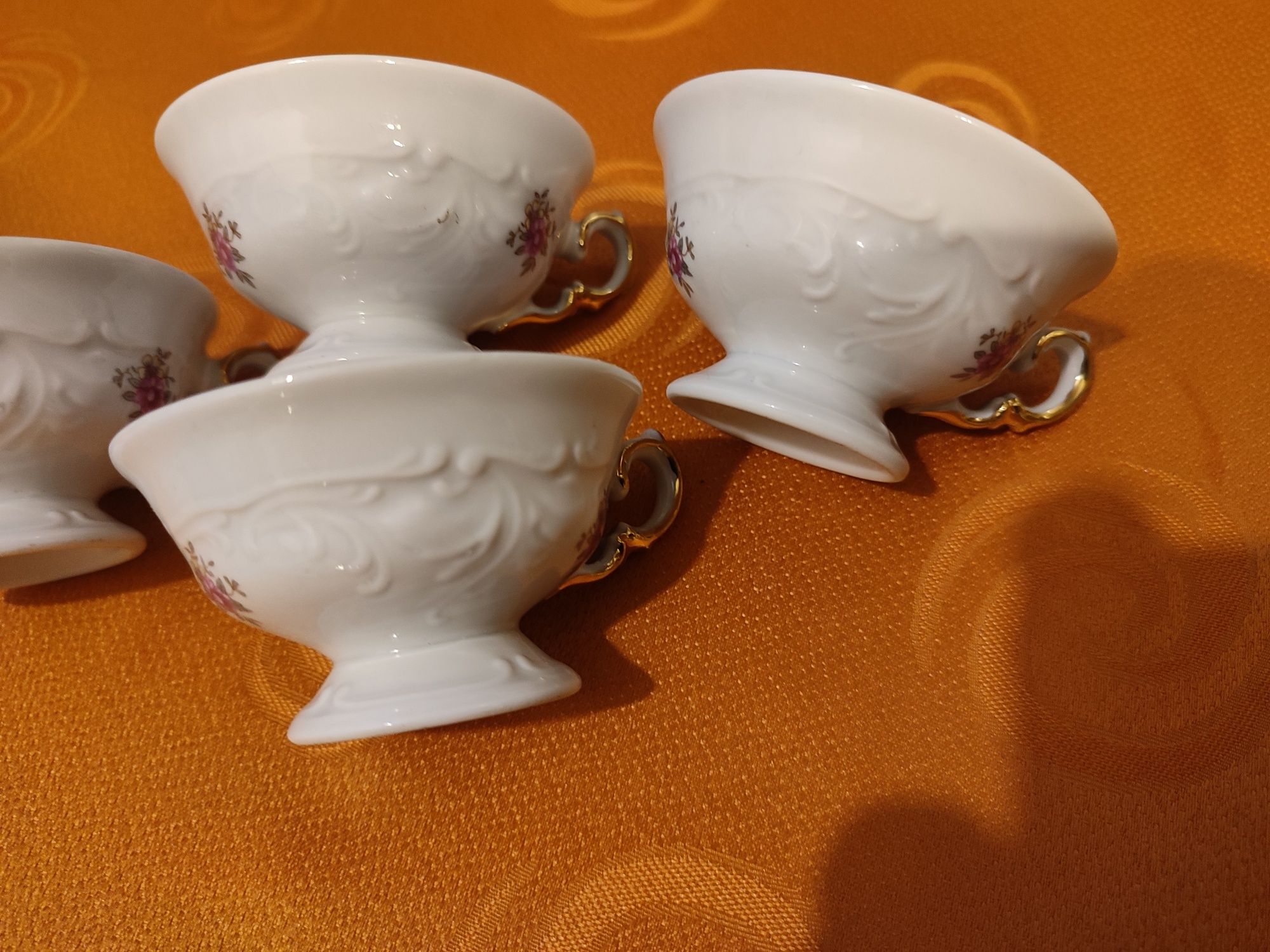 Śliczny zestaw czterech malutkich filiżanek porcelana Wawel Krzysztof