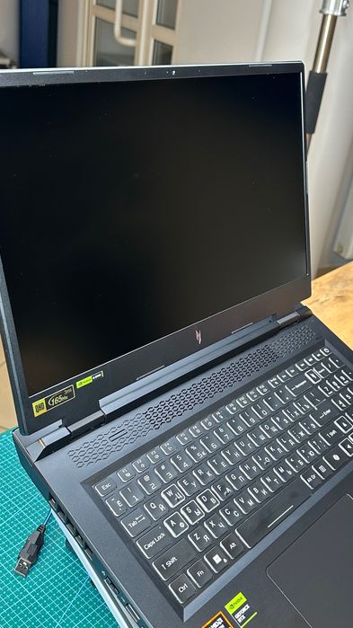 Acer Nitro 17 - Ryzen 7 8845HS 17,3'' 64GB 2TB  Win11 RTX 4070