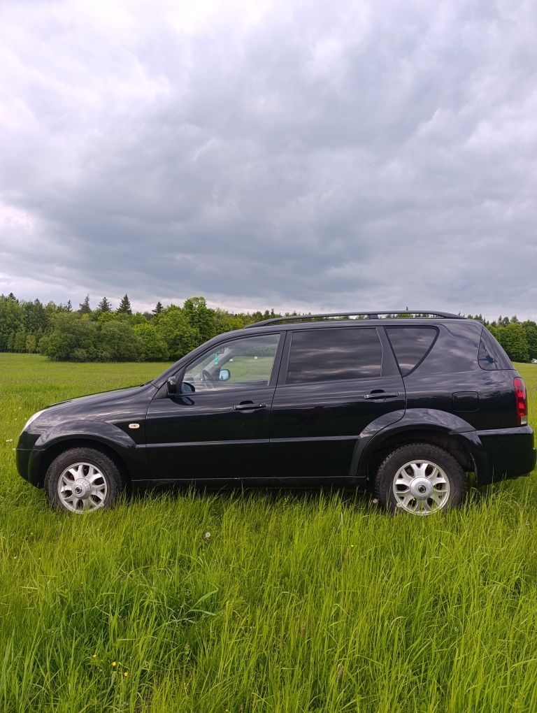 Ssangyong Rexton SUV ML , X5 , Touareg