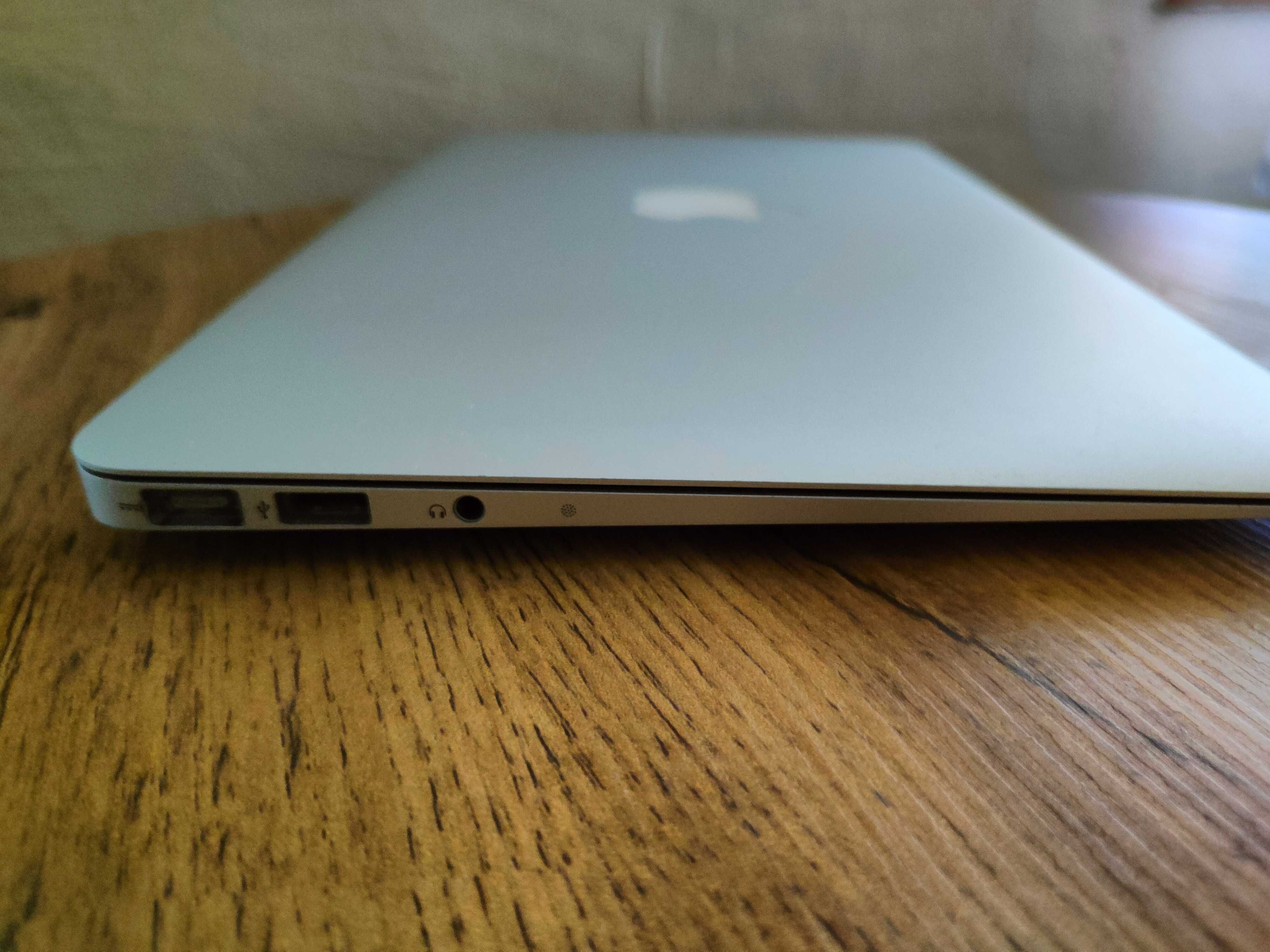 MacBook Air i5 1.6 GHz High Sierra