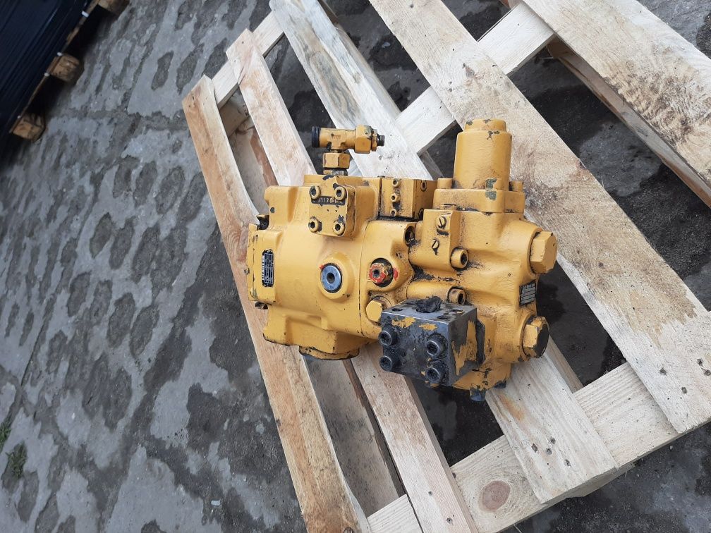 Hydromotor jazdy lmv 100 koparka Liebherr a900 902