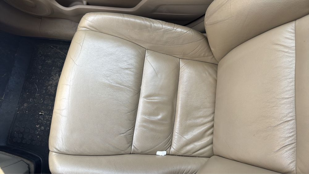 Салон кожа Хонда CR-V , 3, 09г хорошего состояния