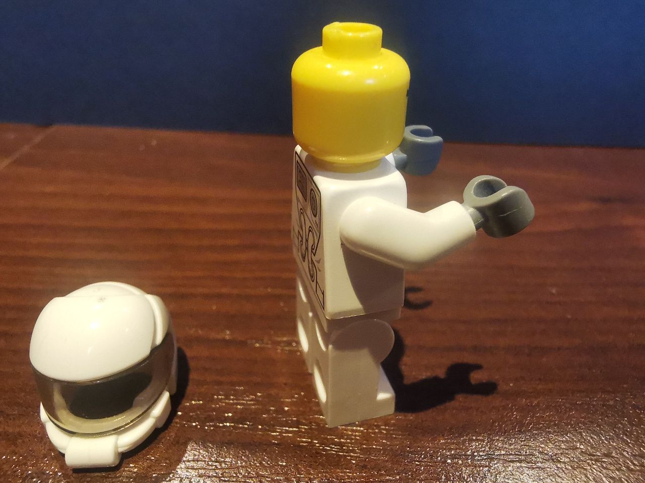 lego figurka minifigurka kosmonauta