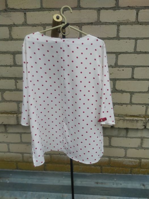 Блуза в горошок червоний