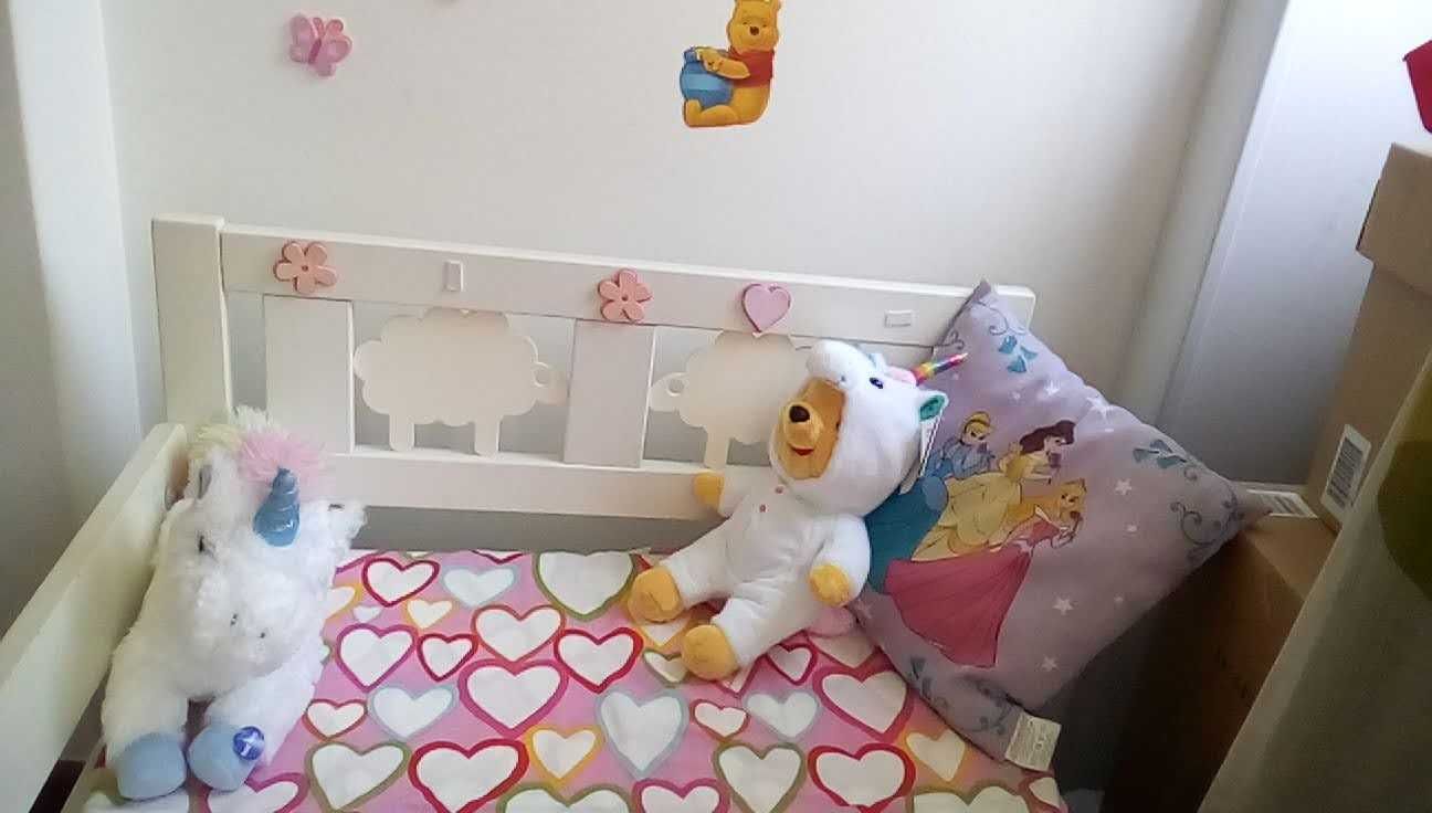 Estrutura de cama de criança c/estrado ripas, branco + colchão (IKEA)