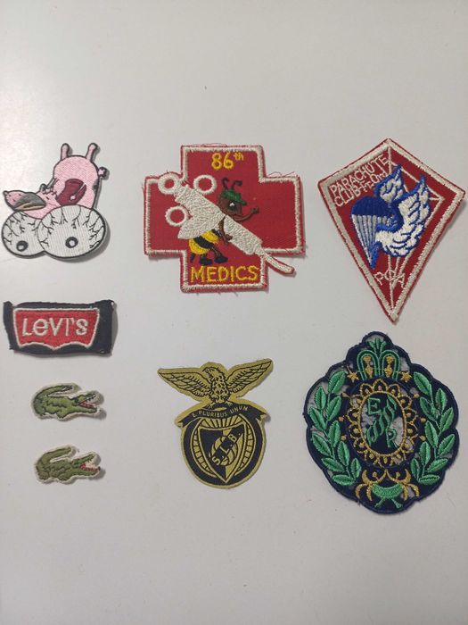Emblemas em tecido e bordados 12 unidades