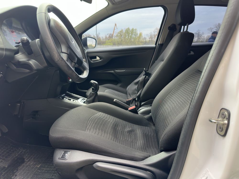 Peugeot 301 2021 год 1.6 газ бенз