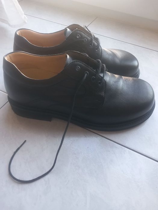 Sapatos ortopédicos novos