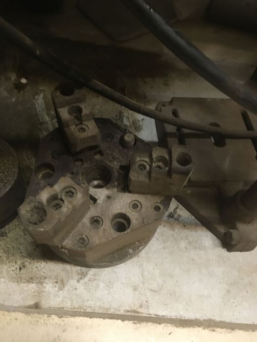 Uchwyt tokarski pneumatyczny 250 mmm 2900 mm