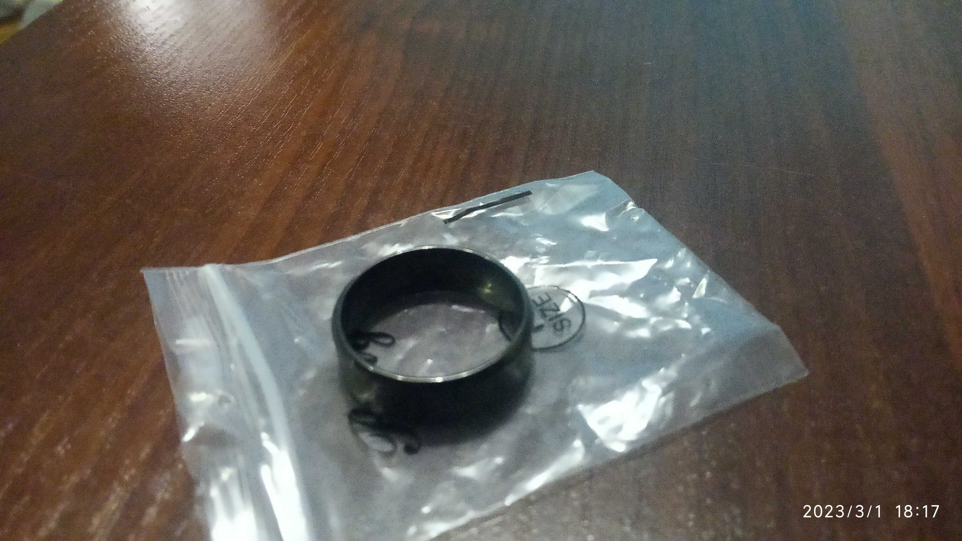 Перстень новий чорного кольору матової нержавіючої сталі