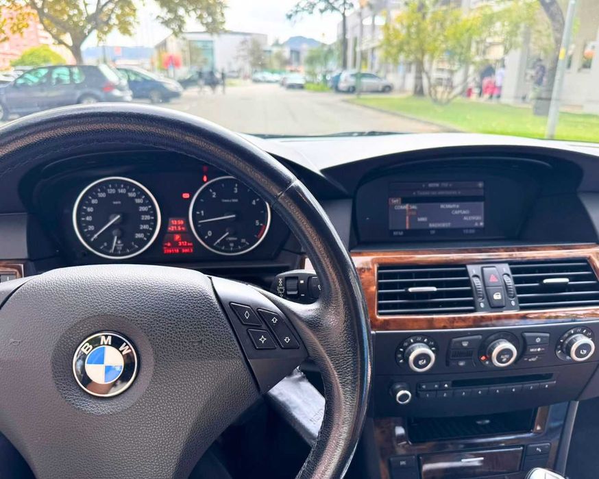 BMW 525 3.0d Automático