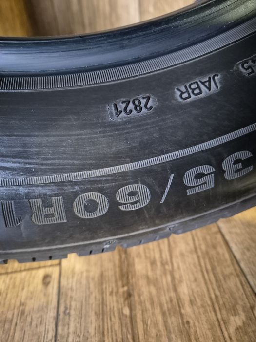 235/60/18 Dunlop para zima 7,5mm 2021r