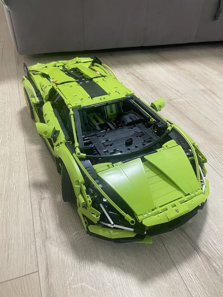 Аналог LEGO technic Lamborghini Sian 3696 деталей
