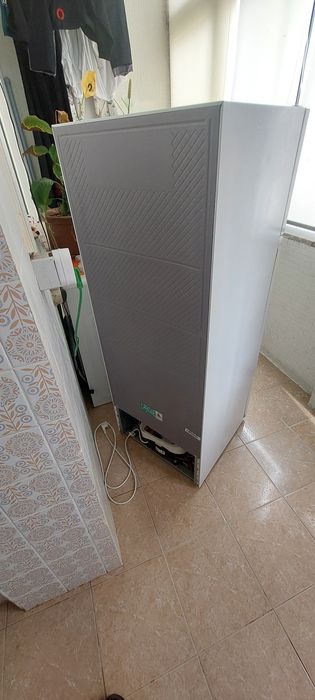 Vendo Frigorífico com congelador  1.60