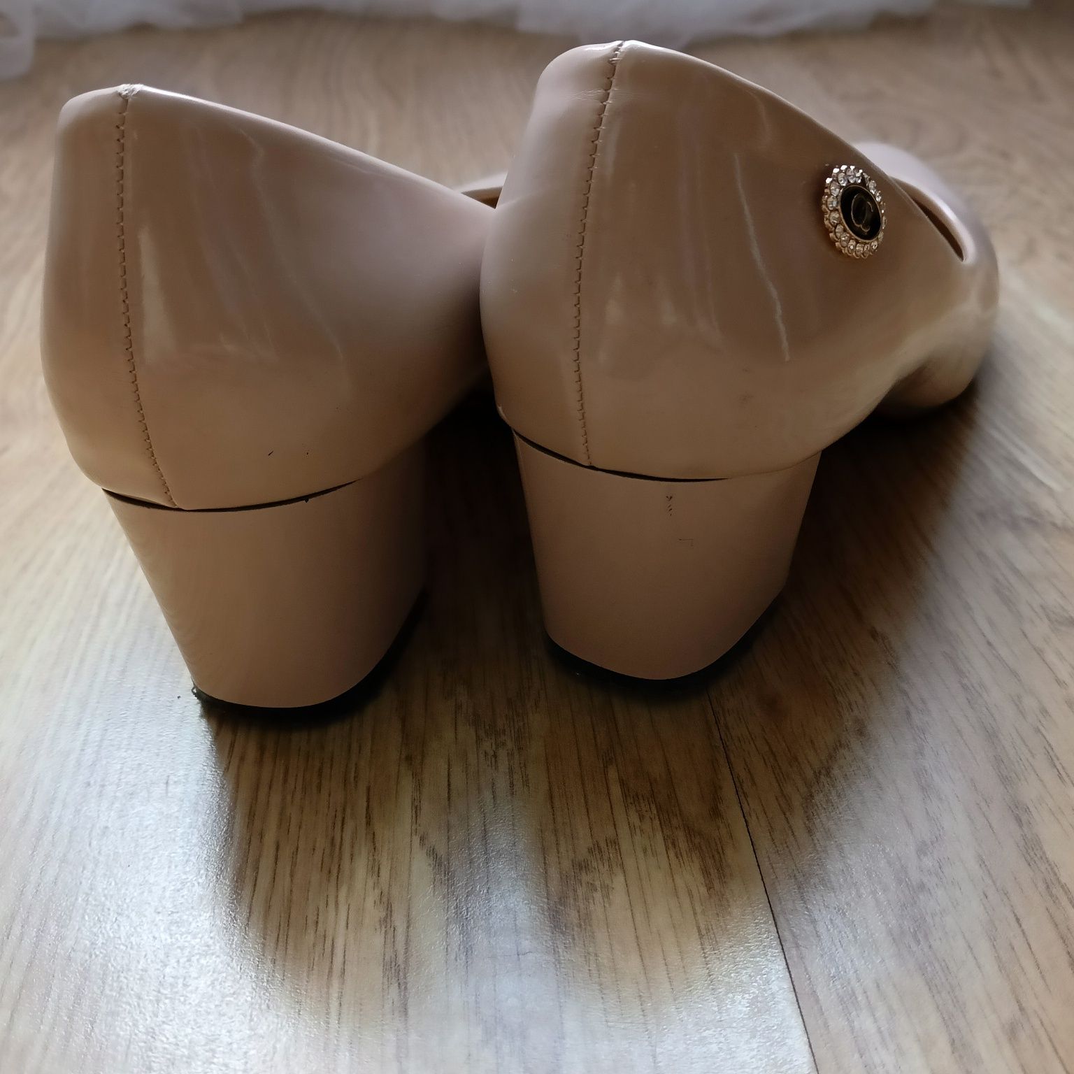 Buty na obcasie r.37
