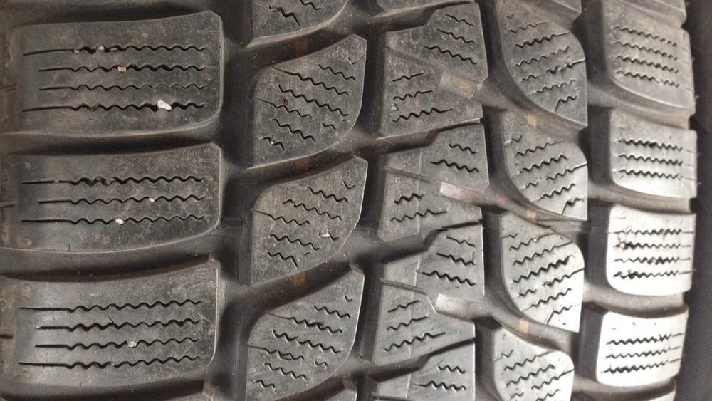 Зима Бріджстоун 225/55/17 Bridgestone Blizzak LM-32 б/у зал.95%+Резина