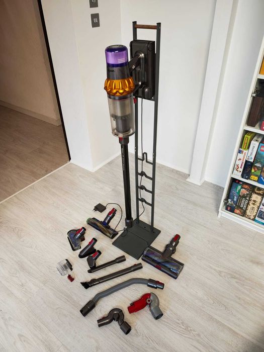 Odkurzacz Dyson V15 Detect Absolute + DUŻY zestaw dodat­ków