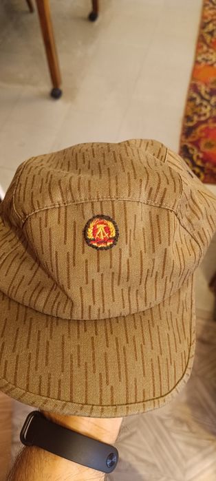 Czapka polowa Nationale Volksarmee NVA / Godło NRD