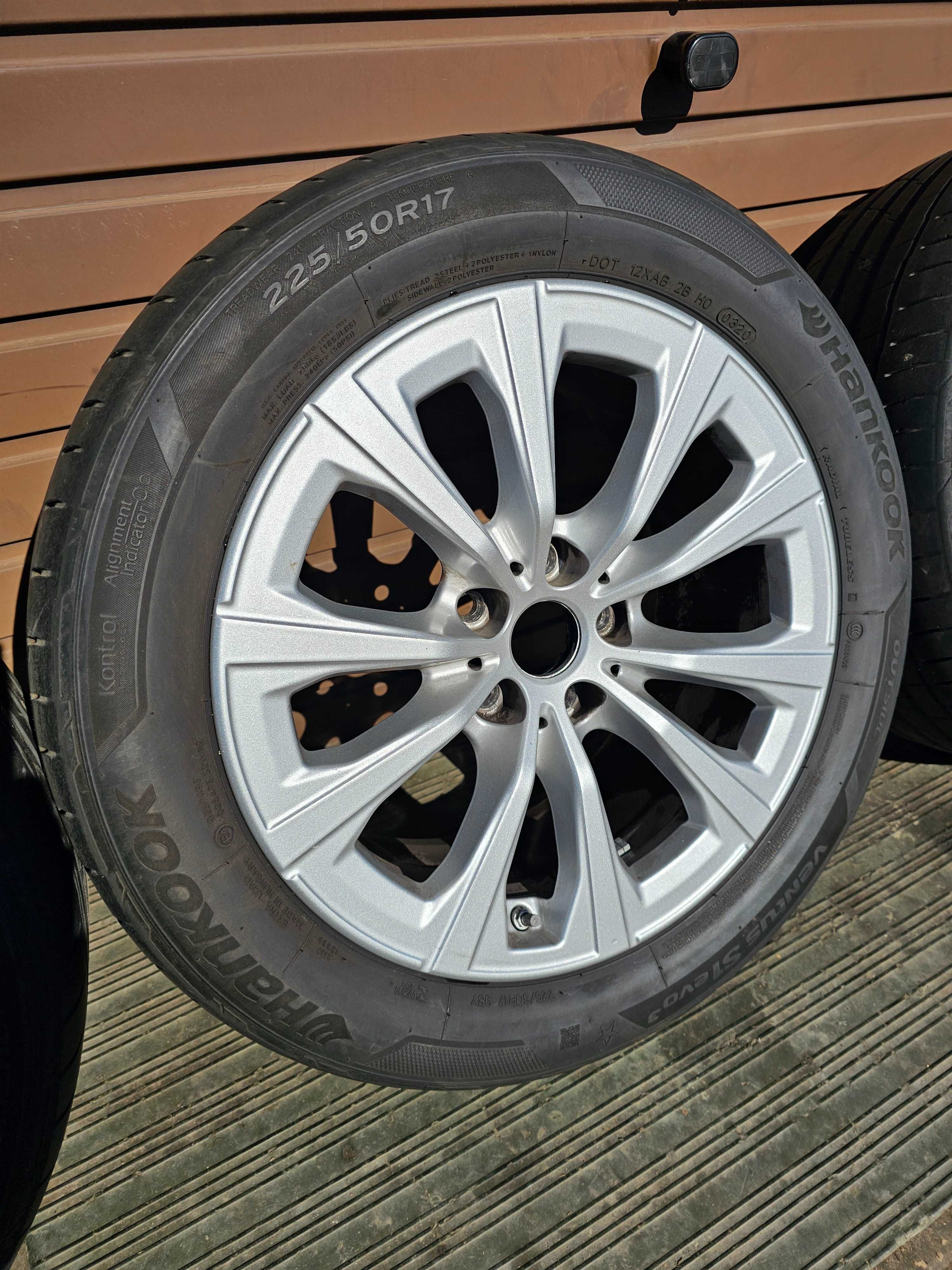 Felgi Alum. z Oponami Letnimi BMW 225/50R17 Rozstaw 5x112 Et 30