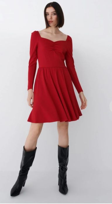 Świąteczna czerwona sukienka Mohito sesja święta Mikołajki Plus Size