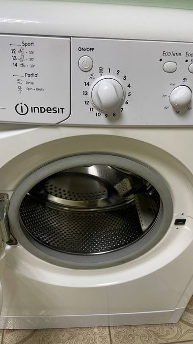 Пральна машина б/в Indesit 6 kg 1000 об/хвил mod.iwsd61051
