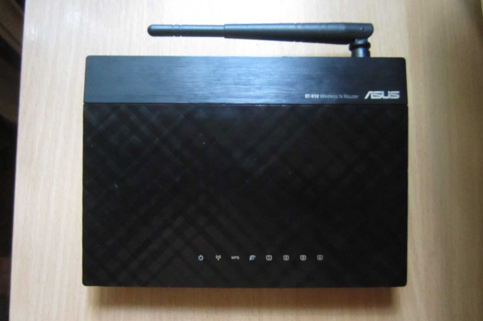 Роутер Asus RT-N10 Маршрутизатор 150 Мбит/с (не включается)