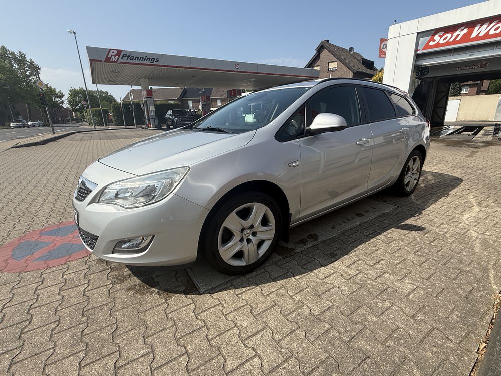 Opel Astra J 2011, 1.7 CDTI