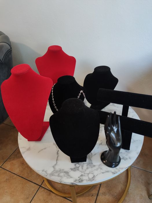 Ekspozytory 10 sztuk, stan bardzo dobry.