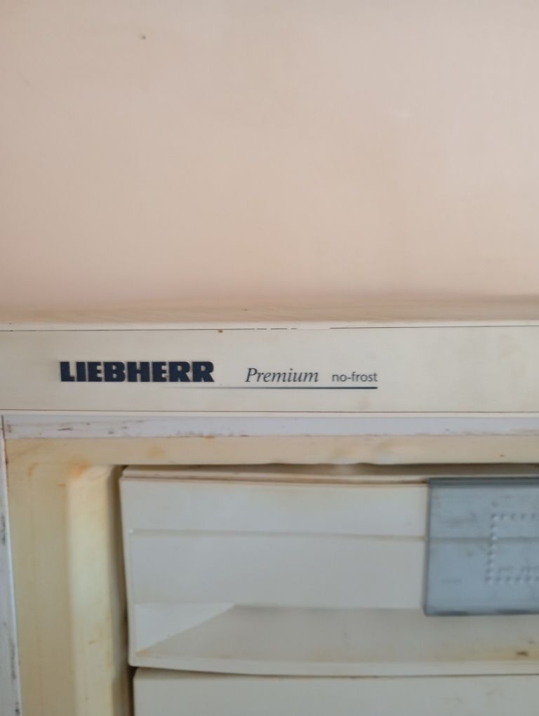 Морозильна камера liebherr premium no-frost.