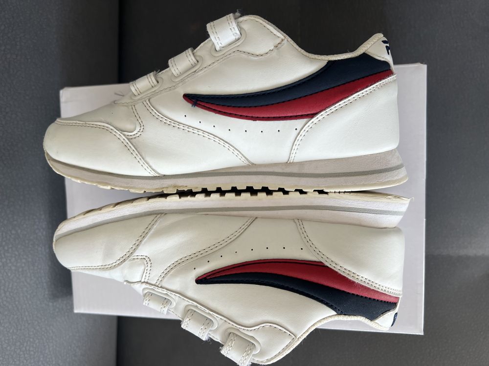 Fila Sneakersy Orbit Velcro Low Kids białe basic r.33