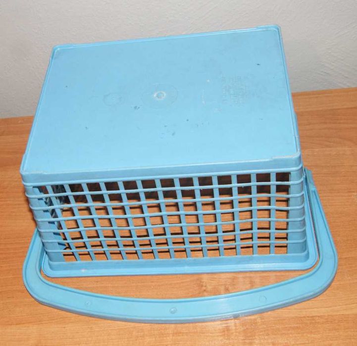 Koszyk plastikowy z rączką niebieski PRL