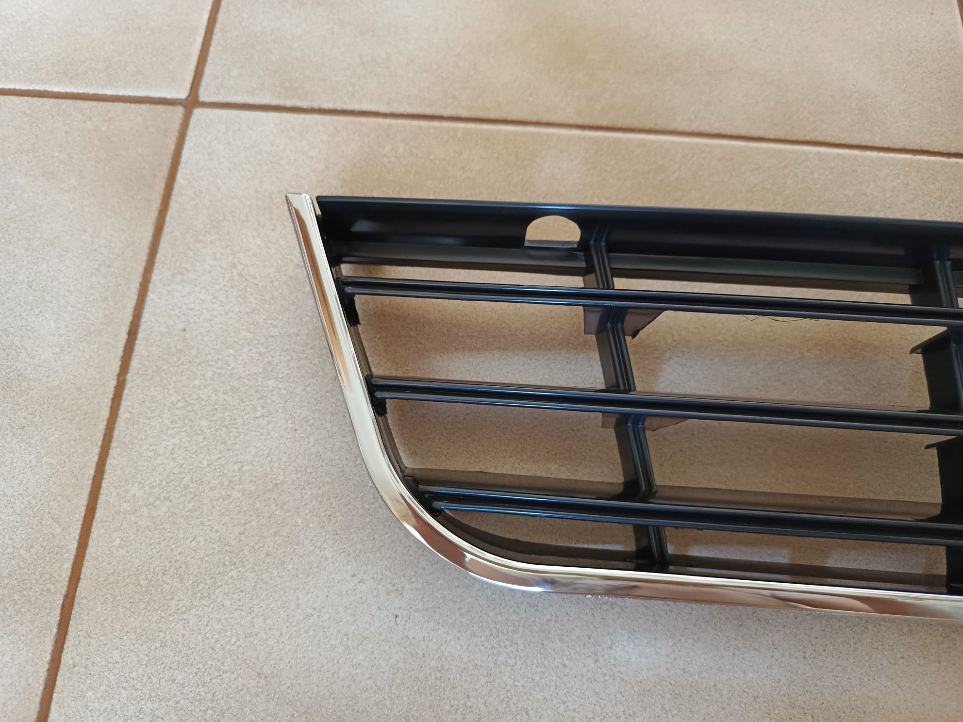 Решітка бампера VW Passat b6