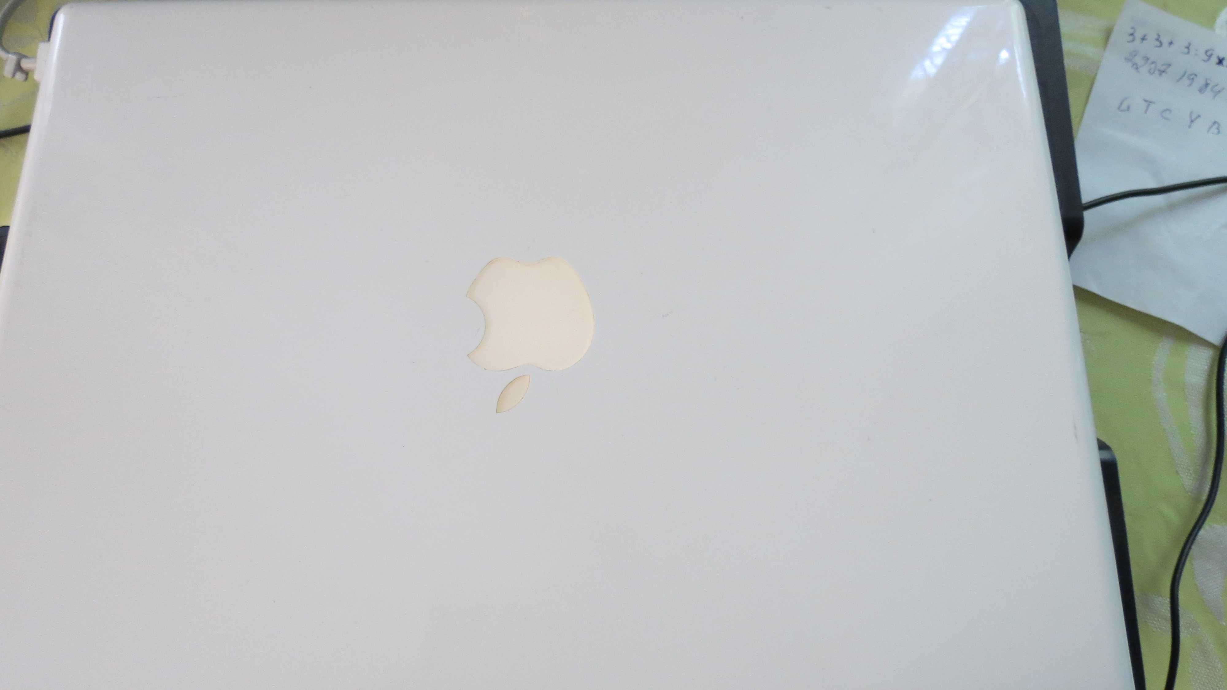 Продам  Apple Macbook  в дуже хорошому стані оригінал