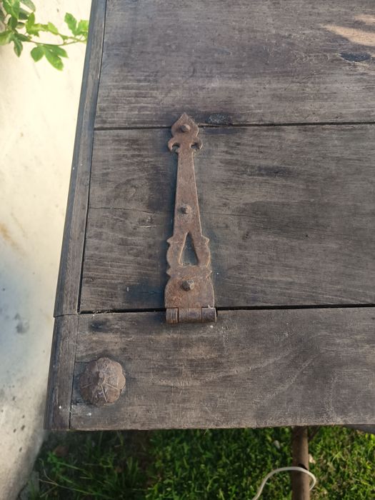 Vendo arca com mais de 90 anos