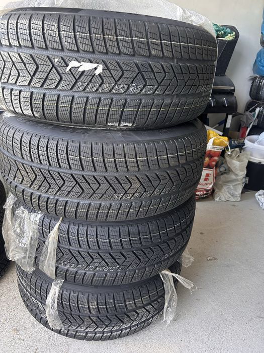 Nowe felgi aluminiowe Audi Q6 z oponami zimowymi – 19”