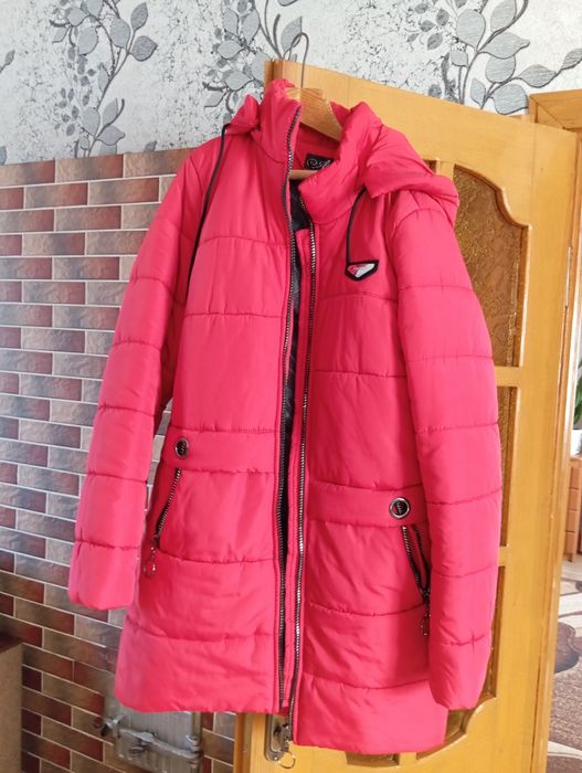 Продам жіночу куртку 54розмір,8із 10