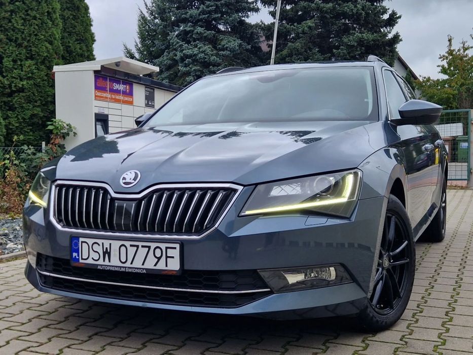 Skoda Superb * DSG * Aktywny Tempomat ACC * I-WSZY.WŁ * Navi * Bi xenony *