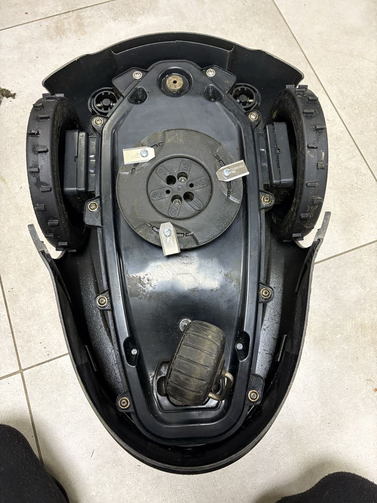 Sprzedam robot koszący Gardena Minimo 250