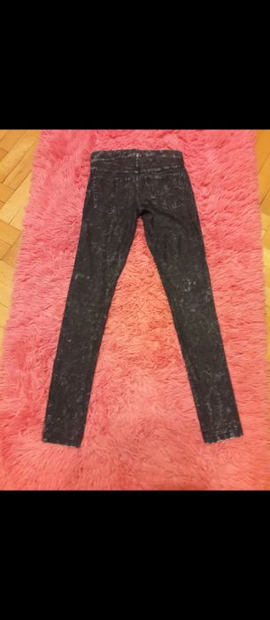 Spodnie jak leginsy marmurki 134 Hm