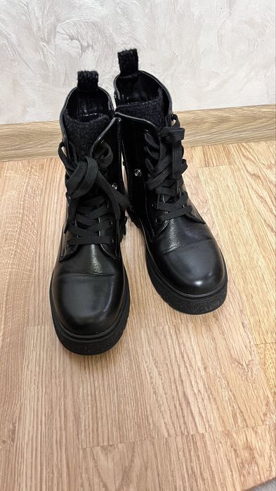 Черевики, ботинки